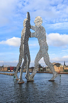 Molecule Man (2013), Copyright CC BY-SA 3.0