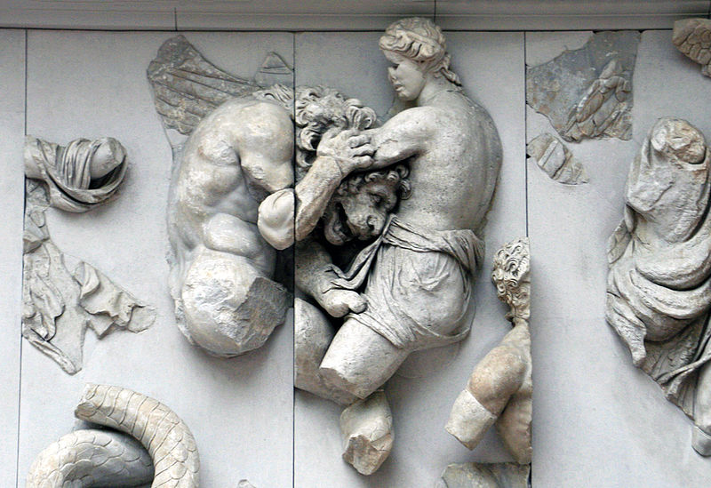 Aether im Kampf ..., Pergamon-Museum/Berlin (Photo: C. Gonzalez,2013), https://de.wikipedia.org/wiki/Datei:Aether_in_battle_with_a_lion-headed_Giant.jpg